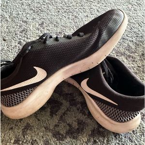 Women’s Nike running shoes size 7.5